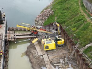 Bau einer schwimmenden Anlegestelle in Kaiserwörthhafen (Ludwigshafen)