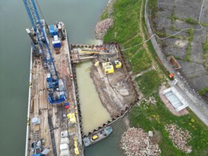 Bau einer schwimmenden Anlegestelle in Kaiserwörthhafen (Ludwigshafen)